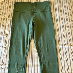 XS Athleta cropped leggings